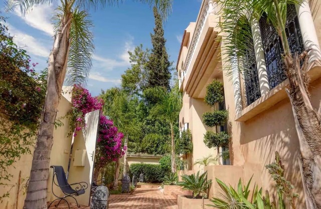 Luxurious 5-bedroom Riad