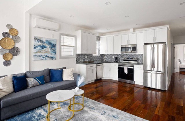 Luxurious 6 Bedroom Townhouse NYC
