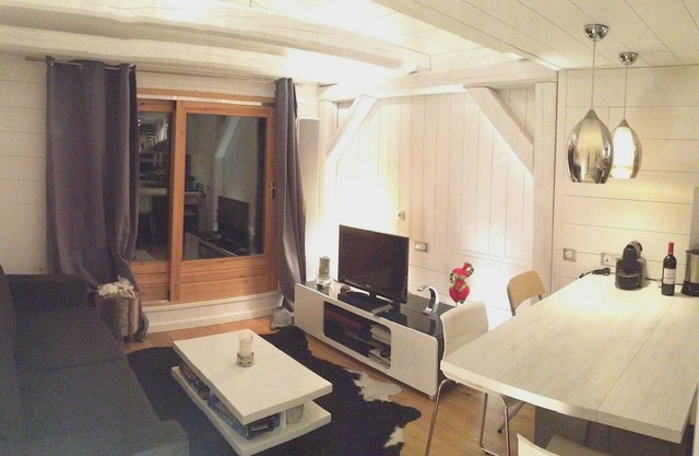 LUXURIOUS APARTMENT AT THE FOOT OF THE SLOPES VARS LES CLAUX