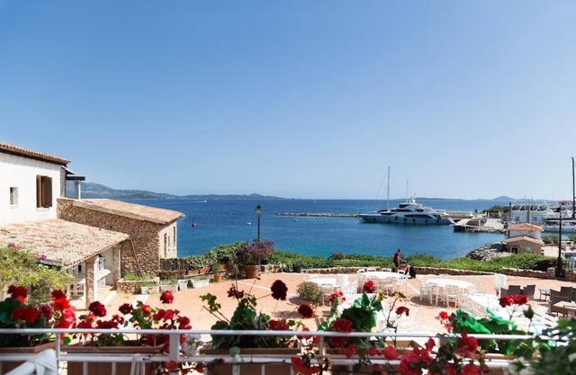 Luxurious Apartment "Porto Rotondo" with Sea View, Wi-Fi, A/C & Terrace