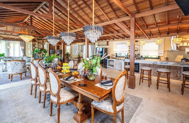 Luxurious Arakana Villa with Pool