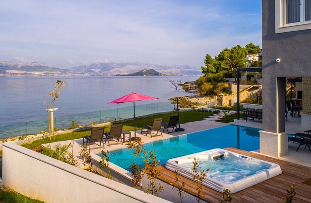 Luxurious beachfront villa Paradise with pool and jacuzzi EOS-CROATIA