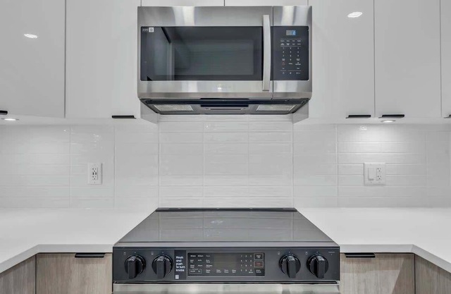 Luxurious Cozy Condo in Langley