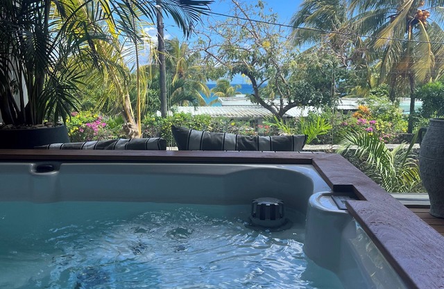 Luxurious duplex with sea view near the beach