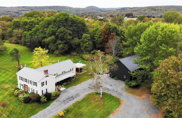 Luxurious Estate in Cooperstown, NY -3.2 miles from the Cooperstown Dreams Park