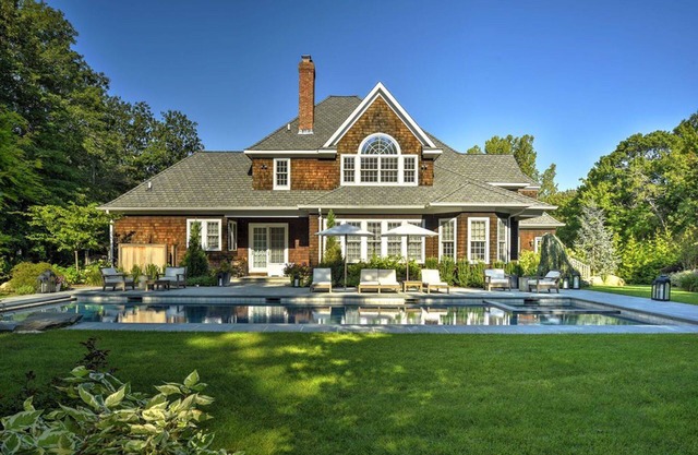 Luxurious Estate with Pool by Kenney's Beach, McCabe's Beach and Horton's Point