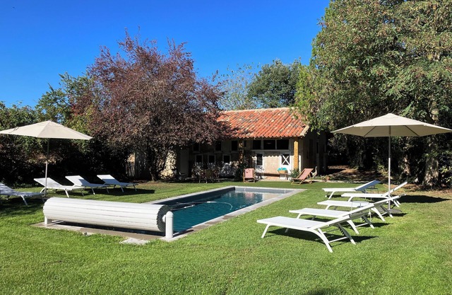 Luxurious, fully renovated 380 m2 country house 25 km from Toulouse