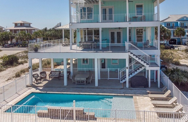 Luxurious Gulf House - BOTH Beach & Bay access. Private Beach & Private Pool
