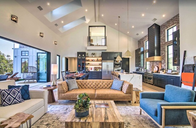 Luxurious home with breathtaking views on Avocado Grove