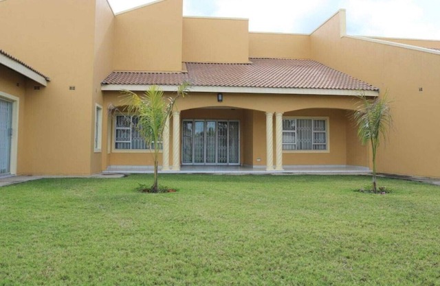 Luxurious home with pool, WIFI, b/hole & power backup