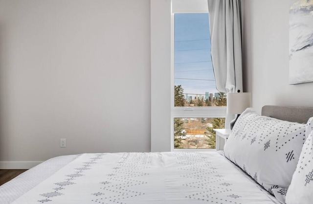 Luxurious Living MINUTES From DT! 2 Bed 2 Bath