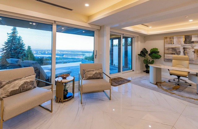 Luxurious Mansion West Van Home with Stunning View