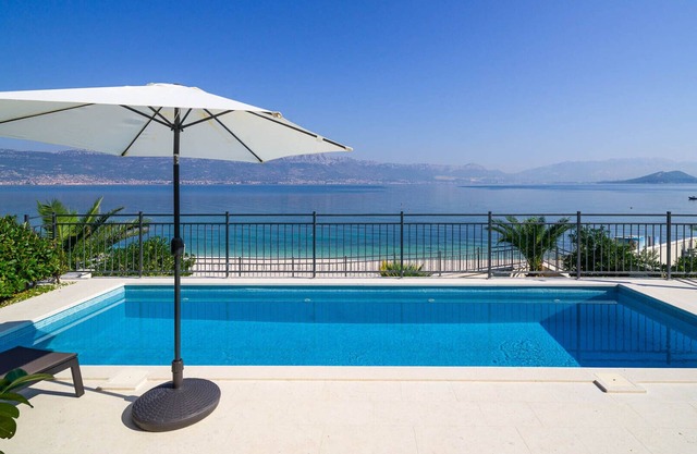 Luxurious modern villa Golden B with swimming pool - EOS-CROATIA