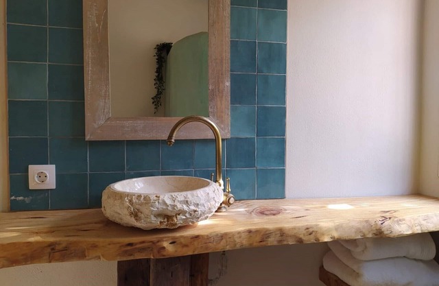 luxurious off-grid cabin retreat in sierra de Tejeda - río verde