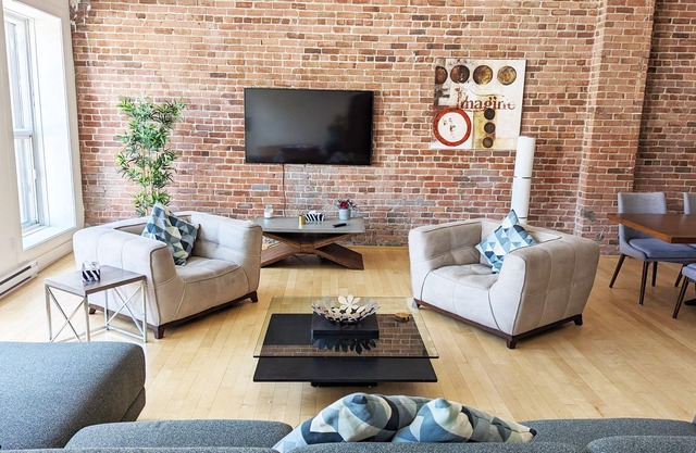 Luxurious Penthouse in Old Montreal featuring a majestic roof terrace