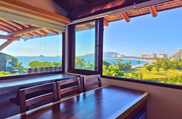 Luxurious Seafront Residence with Private Jacuzzi and Incredible View!