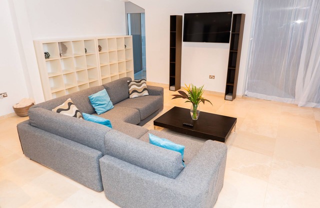 Luxurious Spacious Contemporary two bedroom unit