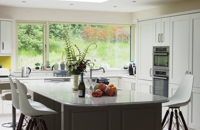 Luxurious spacious mountain view home, Wild Atlantic Way, sleeps 12