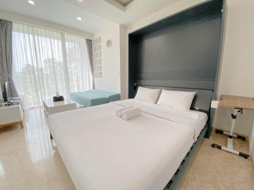 Luxurious Studio at Art Deco Apartment By Travelio