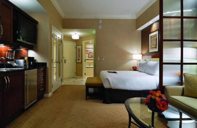 Luxurious Suite with Pool View and Walking Distance from The Las Vegas Strip!