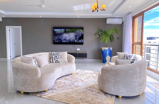 Luxurious Top-Floor Penthouse with Stunning Views, Pool Access, kids area & gym.