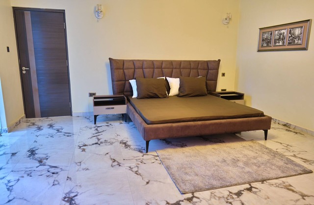 Luxurious Villa 5 mins from beach