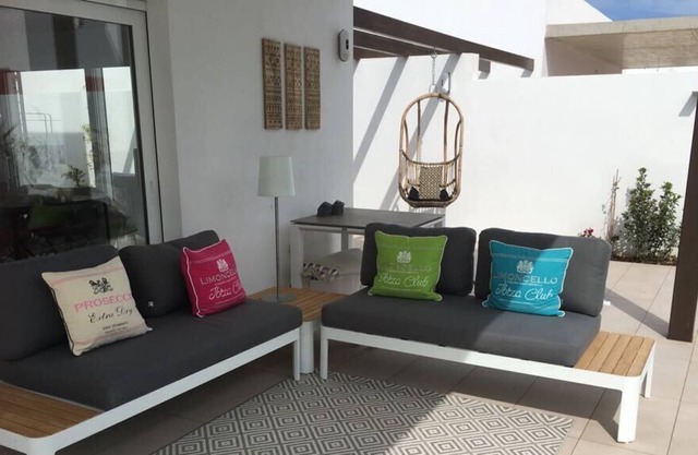Luxurious villa 7 persons with spacious private garden and swimming pool within walking distance of the sea