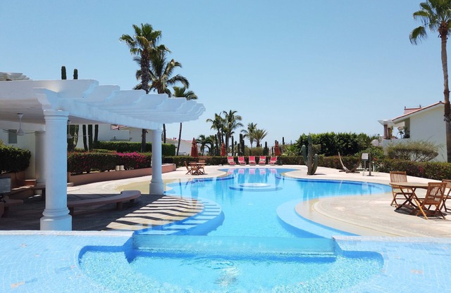 Luxurious Villa with Private Hot Tub, Ocean Views Family-Friendly 3BR 10-Min Wa