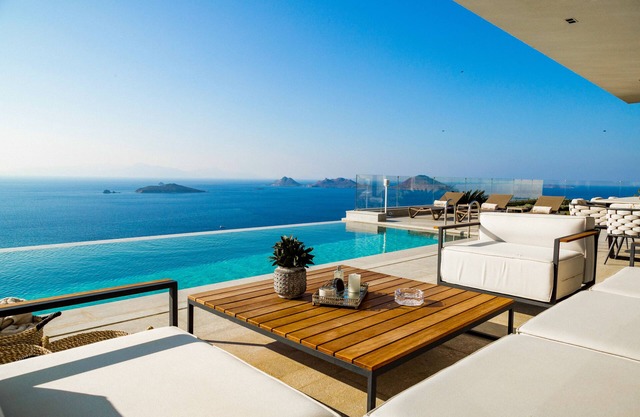 Luxurious Villa with amazing Sea View