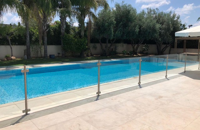 Luxurious Villa with fenced swimming pool in Caesarea's Golf neighbourhood