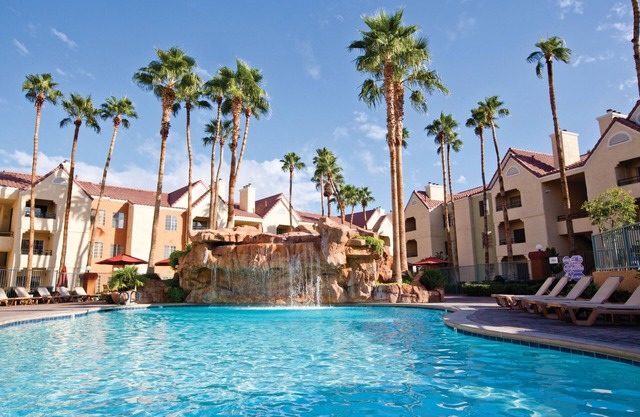 Luxurious Villa with Home Theater and Gaming System | Close to the Strip + Amazing Amenities