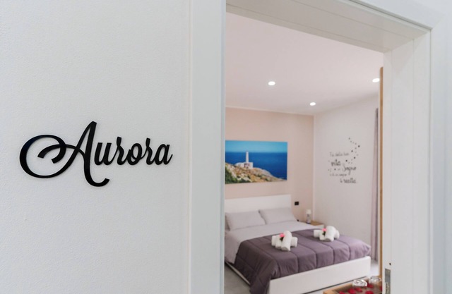 'Luxury 12 - Room Aurora' with Shared Terrace, Wi-Fi and Air Conditioning
