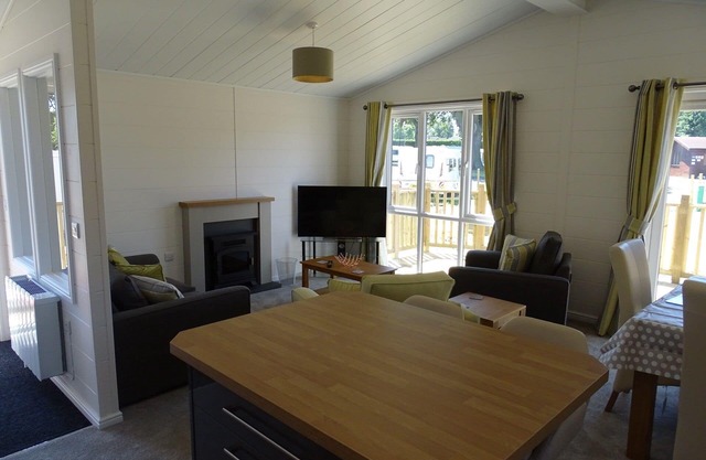 Luxury 2 Bedroom Lodge (sleeps 5)