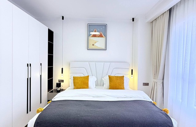 Luxury 2BR Apartment at Marina Bay Westlands