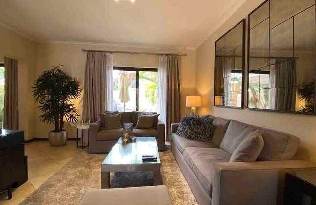 Luxury 3-bdr design townhome @ Malmok /Au~95