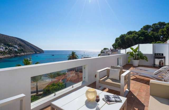 Luxury 3 bed penthouse in El Portet