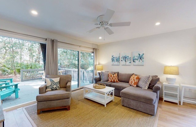 Luxury 3-Bedroom Condo: Beach Access, Private Pool & Pickleball Court Await!