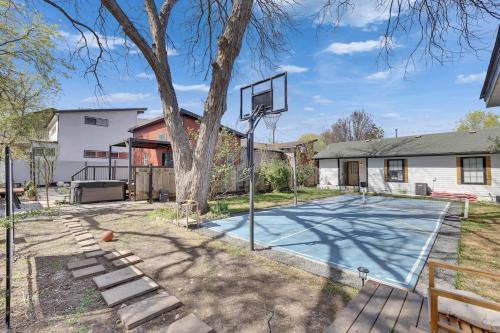 Luxury 3 House Compound with Jacuzzi and Pickleball