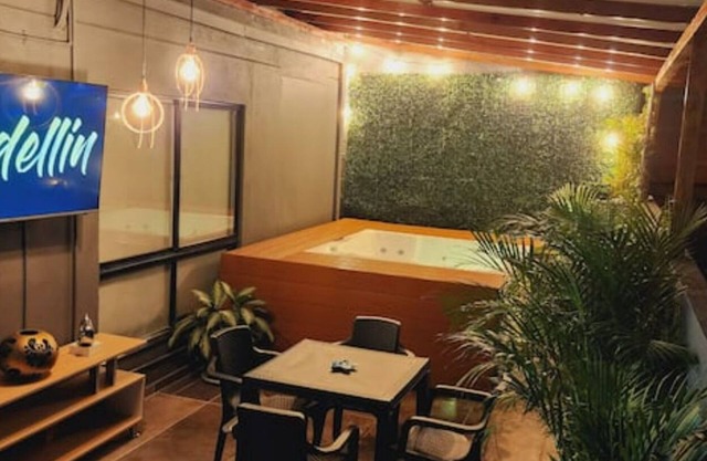 Luxury 3/jacuzzi/terrace/private/cerca Al Poblado
