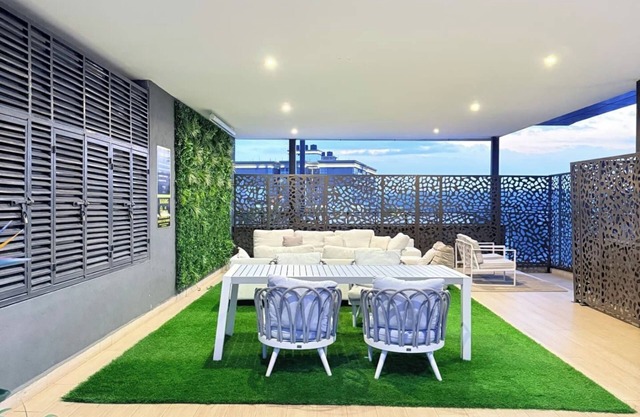 Luxury 3BR Apartment at Riverside Square, Riverside Drive