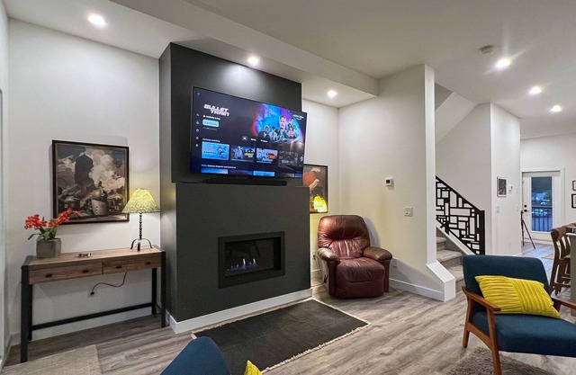 Luxury 4-Bed/4-Bath - Stylish & Well Appointed - In the heart of the Rockies