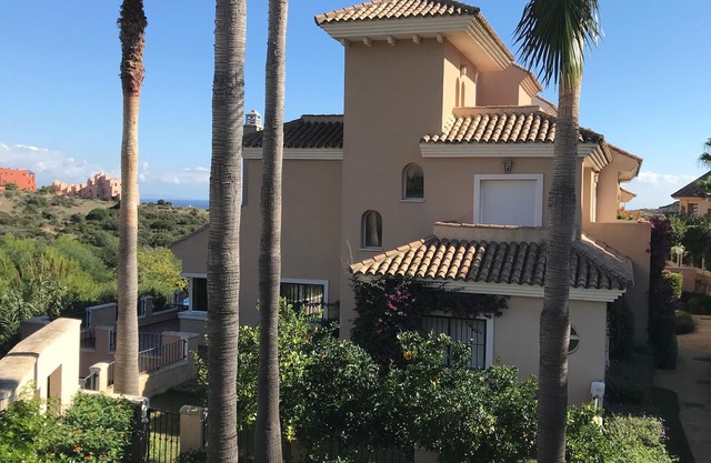 Luxury 4 bedroom house near La Duquesa Port, Beaches & Golf on Costa del Sol