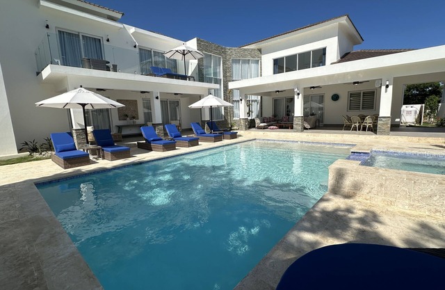 Luxury 4-Bedroom Villa Park #11 - Black-band All-Inclusive