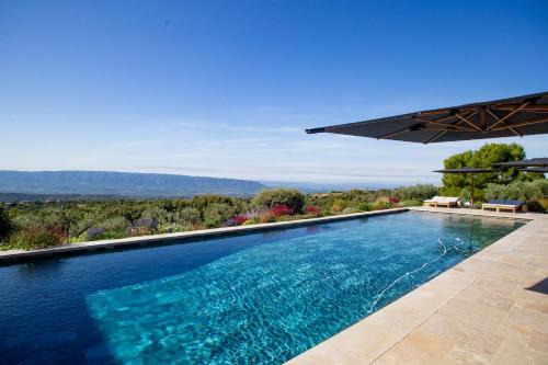 Luxury 4-bedroom villa - pool