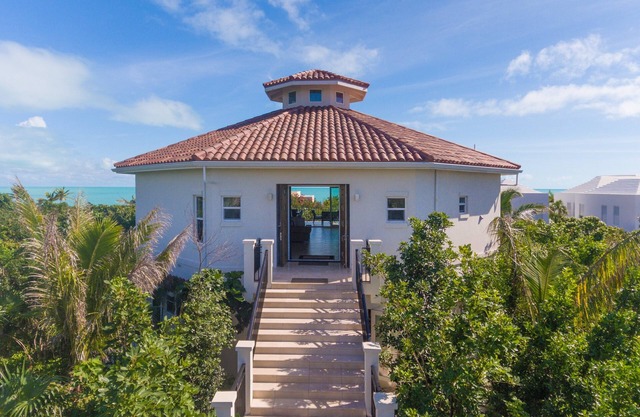 Luxury 4BR Caribbean Beach Front Villa w/Pool SUV - Karana 4BR Villa