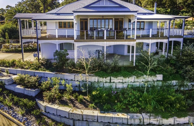 Luxury 4BR Home, Sleeps 8, Pool, Pool Pavilion, Rural Setting, Pet Friendly