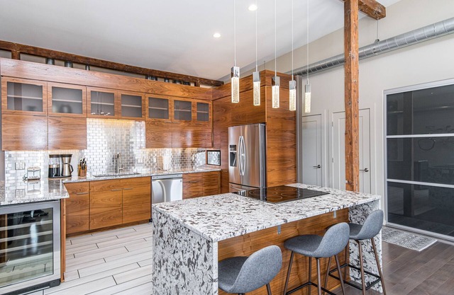 Luxury 5 Bedroom 3.5 bath Downtown Condo