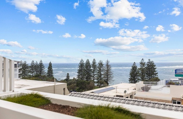 Luxury 5-floor Unit with Ocean Views near Beach