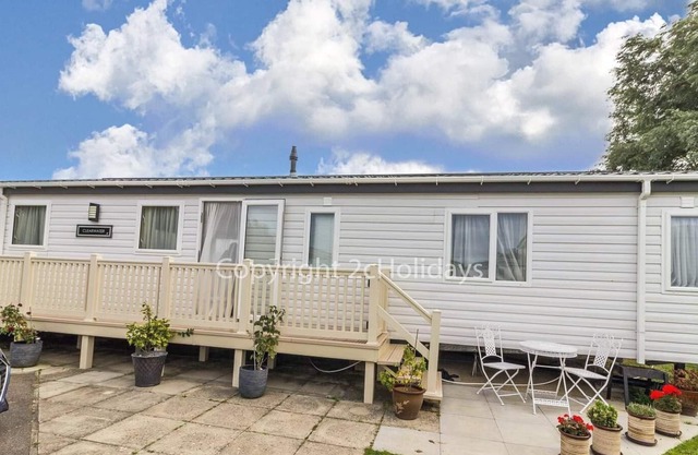 Luxury 6 berth lodge with decking at Manor Park in Hunstanton ref 23205K