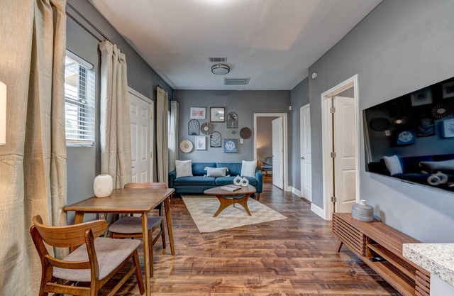 Luxury Accommodations in Central HTX at an Affordable Pricen